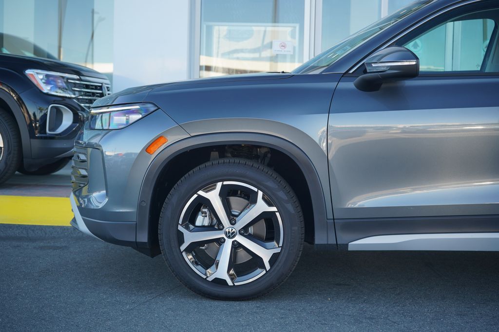 Thumbnail: 2025 Volkswagen Tiguan - 2