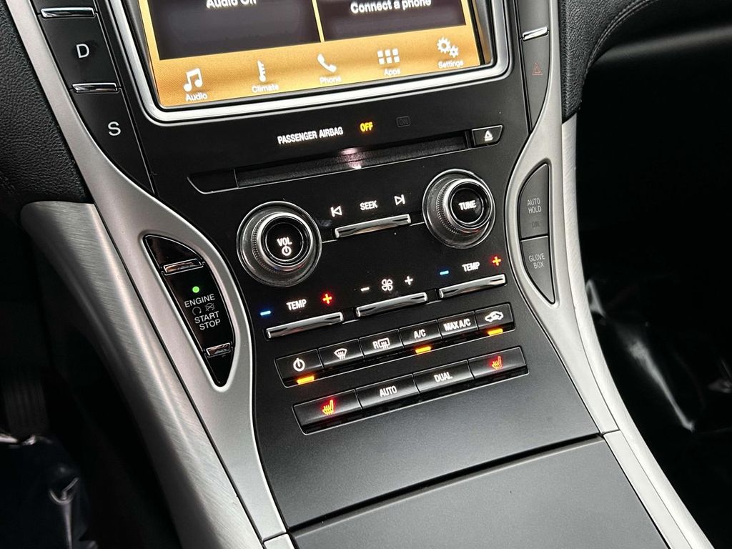 Thumbnail: 2016 Lincoln MKX - 11