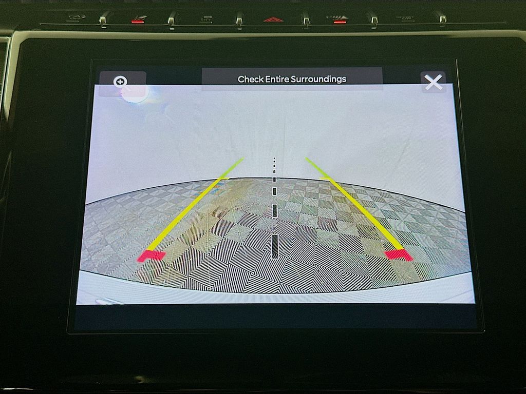 Used 2023 White Jeep Altitude image 20