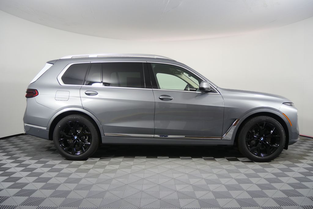 Thumbnail: 2026 BMW X7 - 2