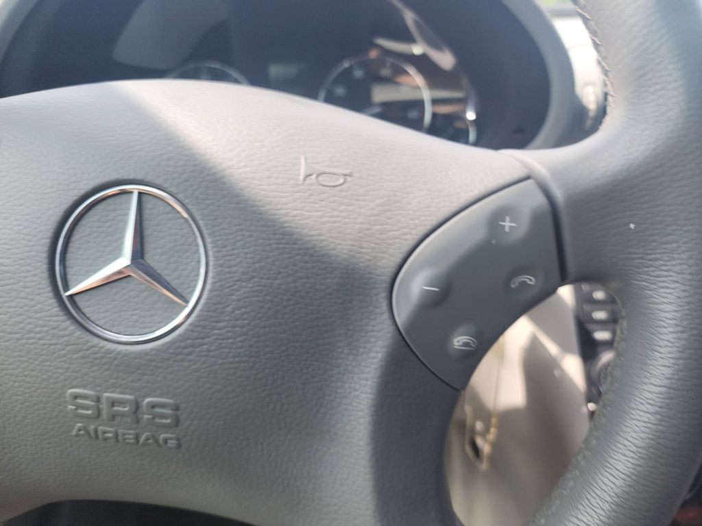 2005 Mercedes-Benz C-Class C 320 21