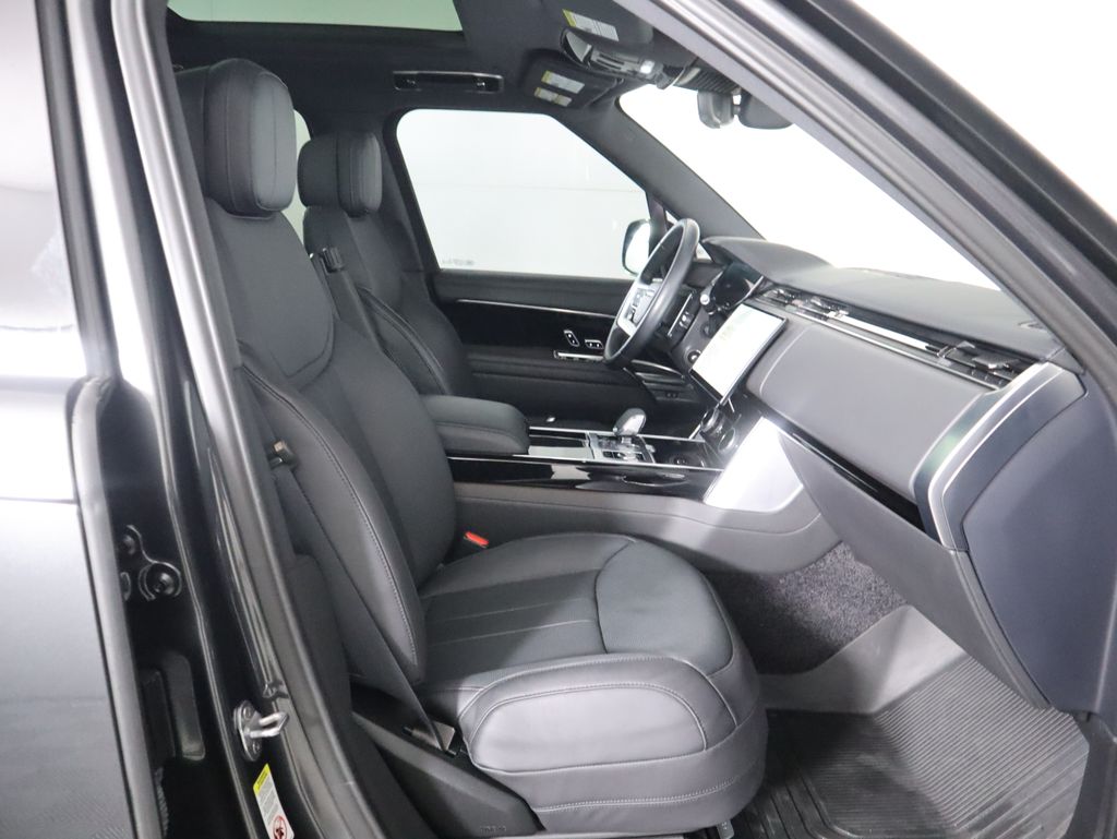 Thumbnail: 2023 Land Rover Range Rover - 21