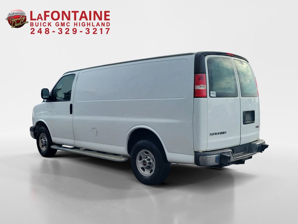 2017 GMC Savana 2500 Work Van 5