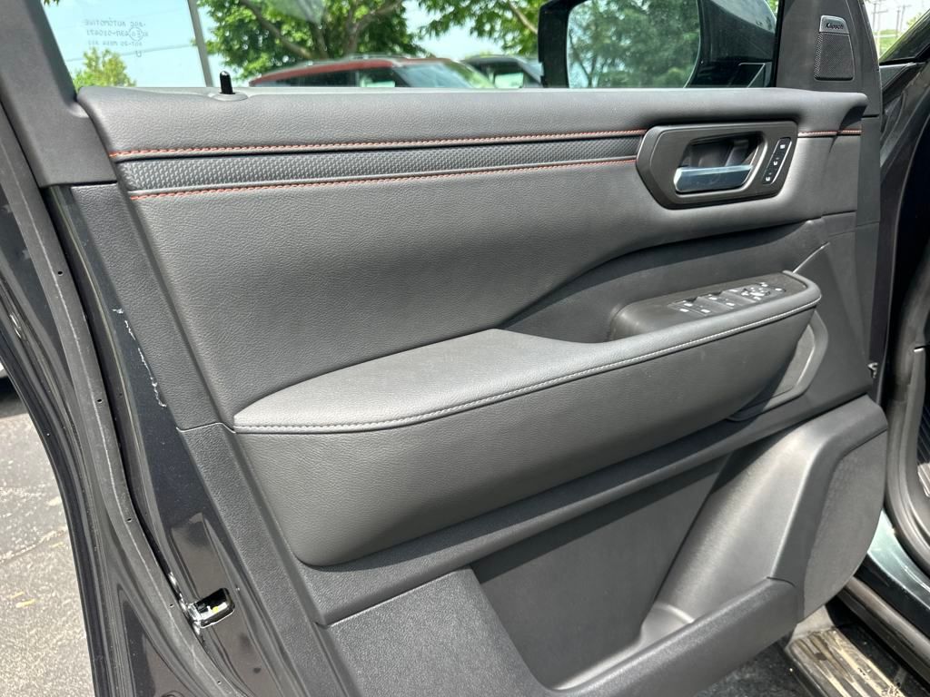 2025 Nissan Armada PRO-4X photo