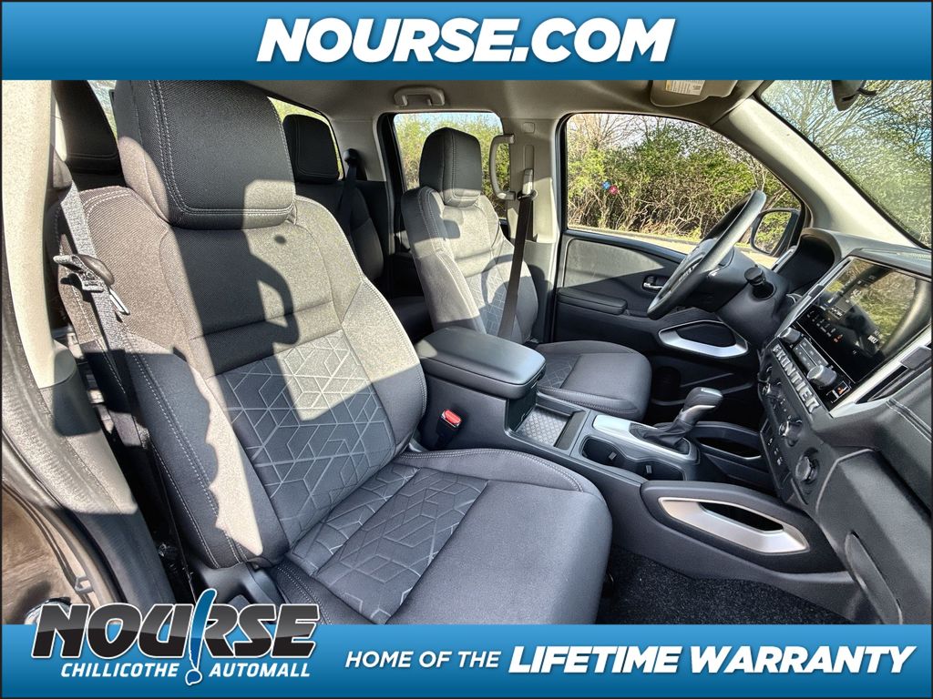 2025 Nissan Frontier SV photo