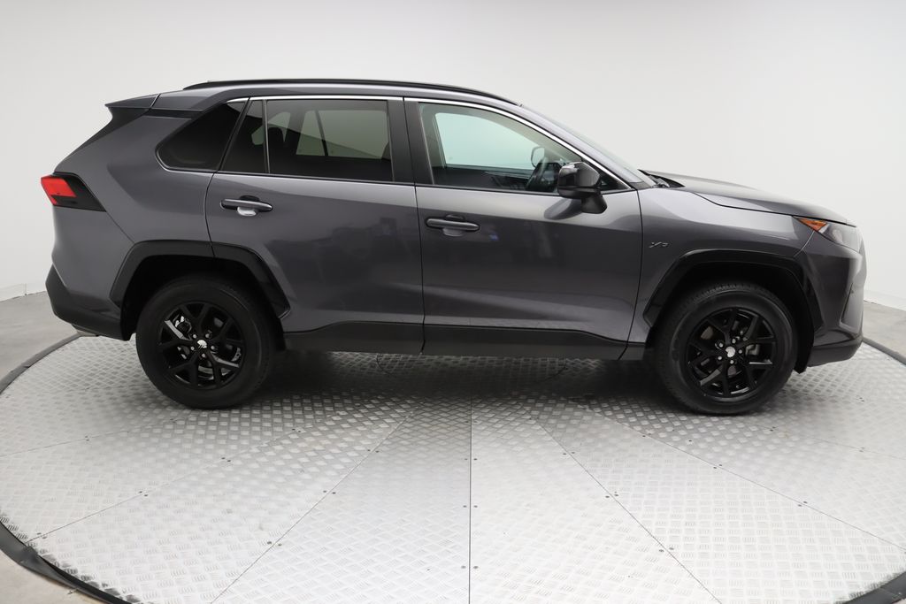 2021 Toyota RAV4 LE 7