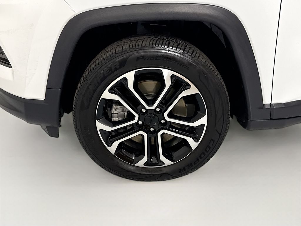 Thumbnail: 2023 Jeep Compass - 30