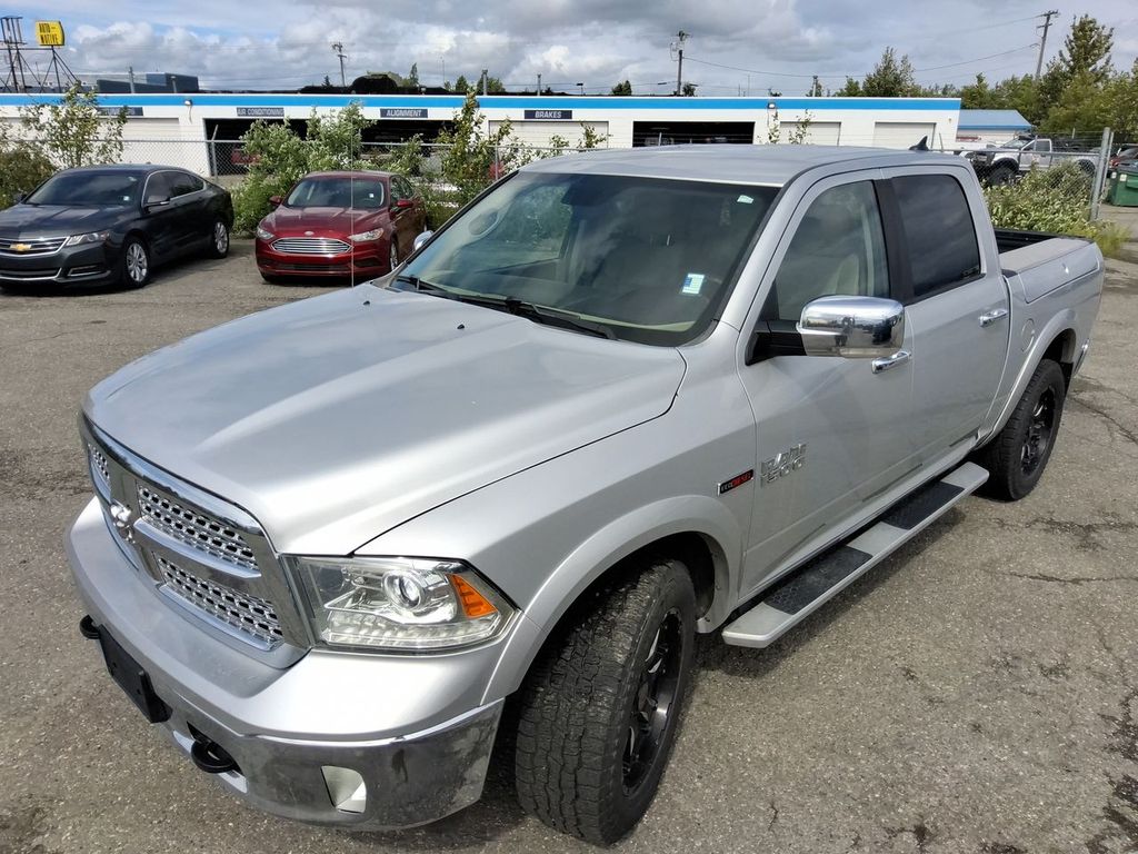 2016 RAM 1500 Laramie Crew Cab 4WD