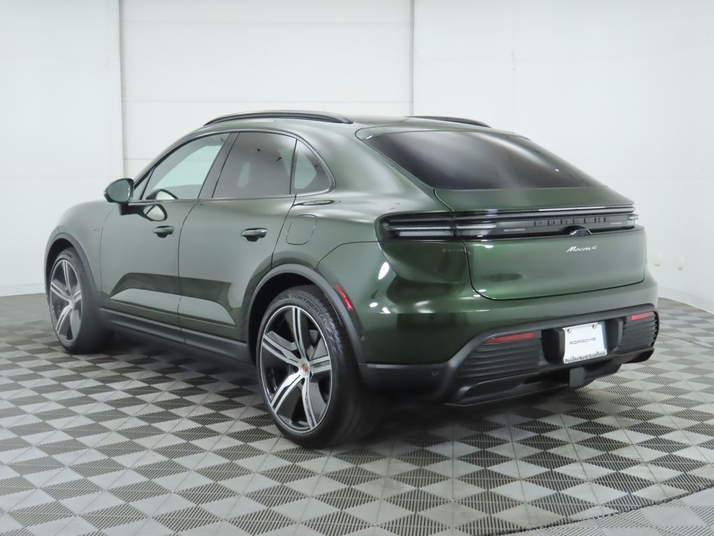 Thumbnail: 2025 Porsche Macan - 3
