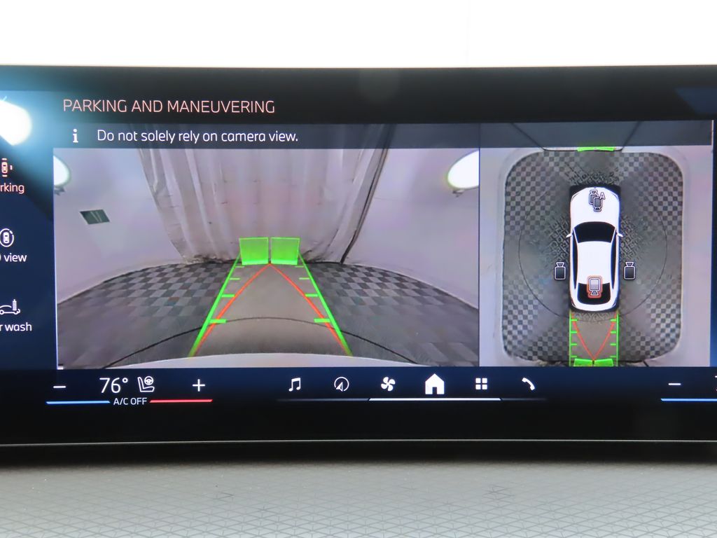 Thumbnail: 2025 BMW i4 - 15