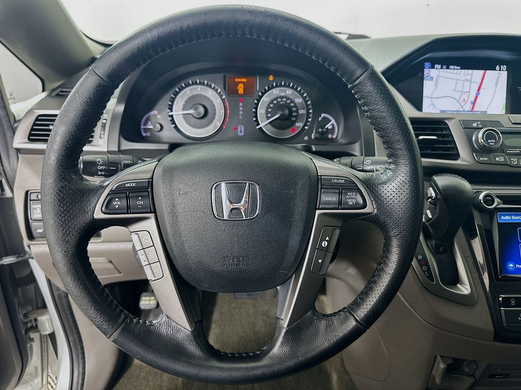 2015 Honda Odyssey Touring 11