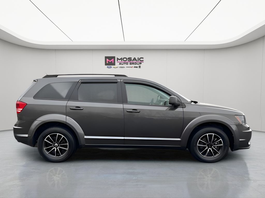 Used 2018 Dodge Journey SE with VIN 3C4PDCAB6JT295260 for sale in Zumbrota, Minnesota