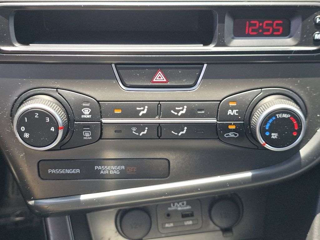 Used 2015 Silver Kia LX image 27