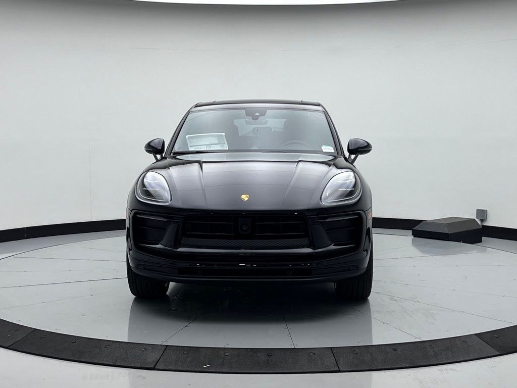 2025 Porsche Macan  6