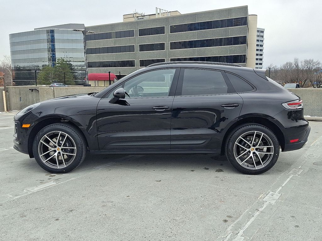 Thumbnail: 2026 Porsche Macan - 2
