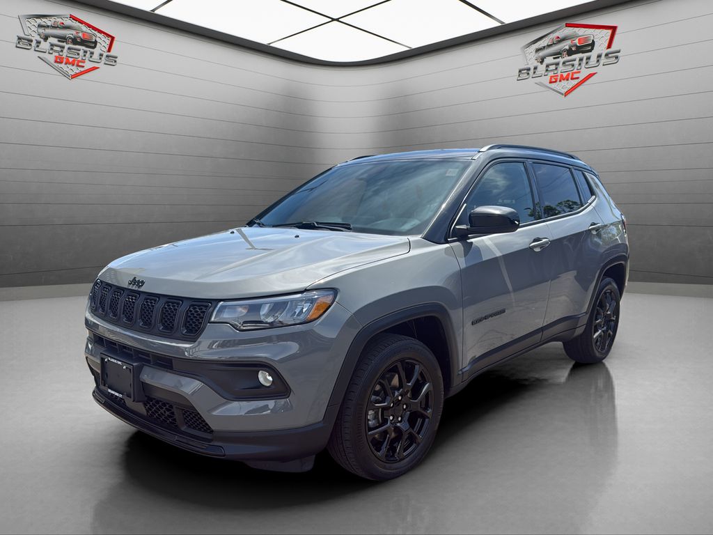 2023 Jeep Compass Altitude 4WD