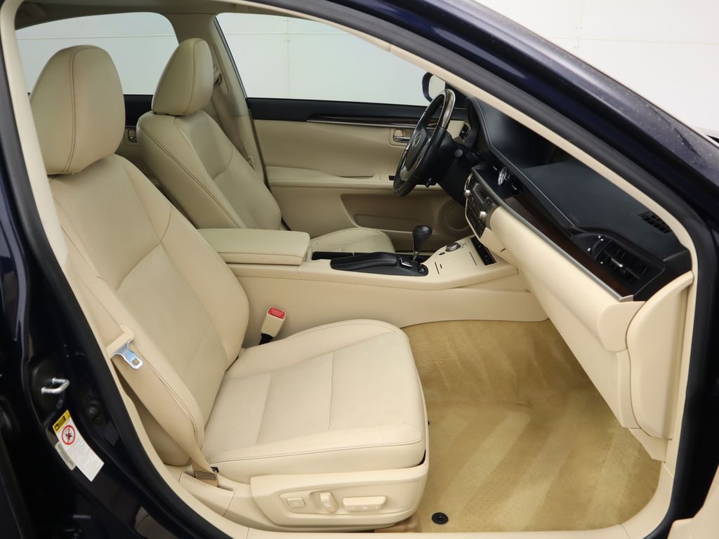 2013 Lexus ES 350 21