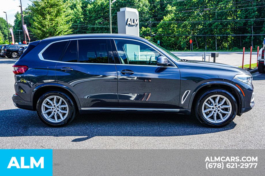 Used 2019 Gray BMW xDrive40i image 9