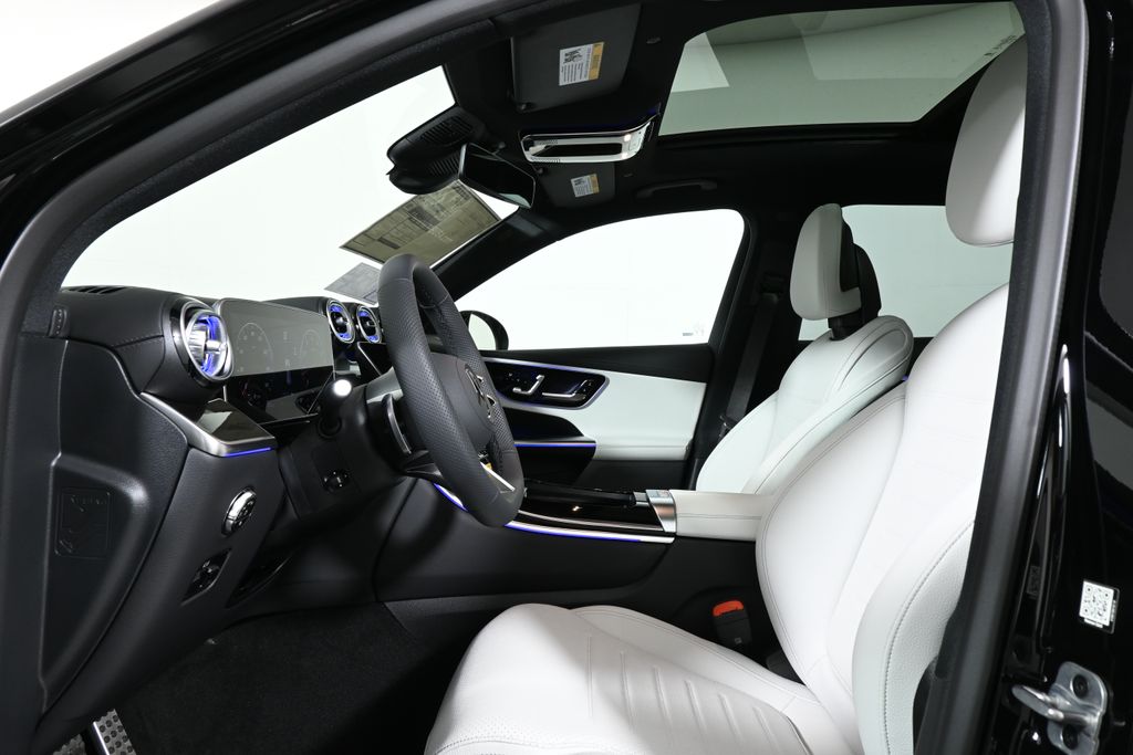 2025 Mercedes-Benz GLC 300 3
