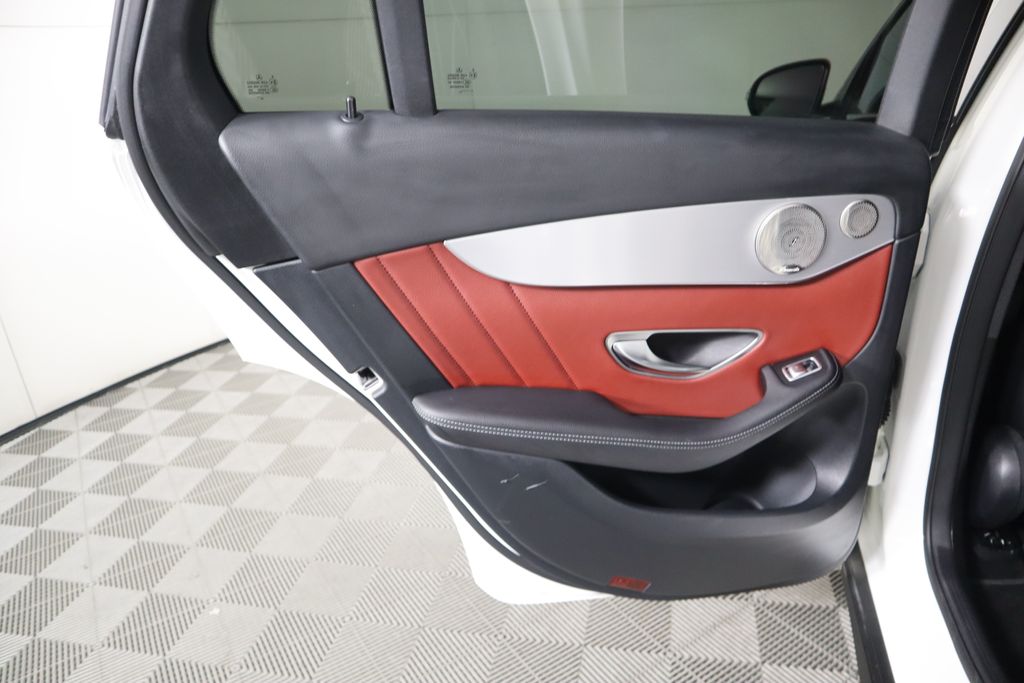 2021 Mercedes-Benz GLC 300 27