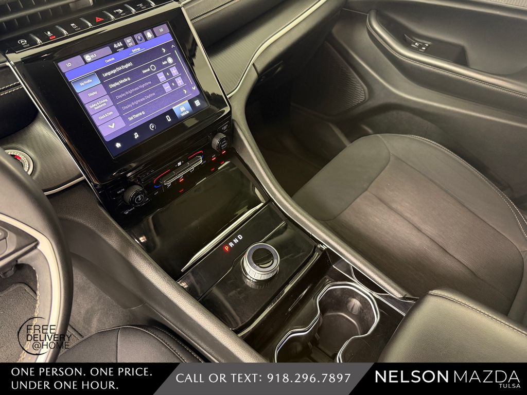 Used 2023 Red Jeep Laredo image 28