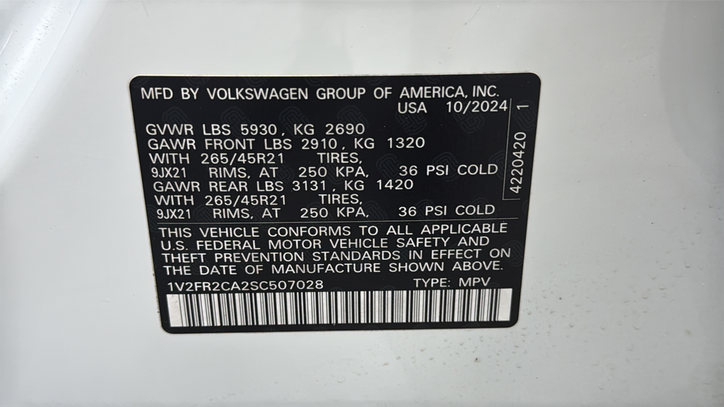 Used 2025 Opal White Volkswagen 2.0T SEL Premium R-Line image 30