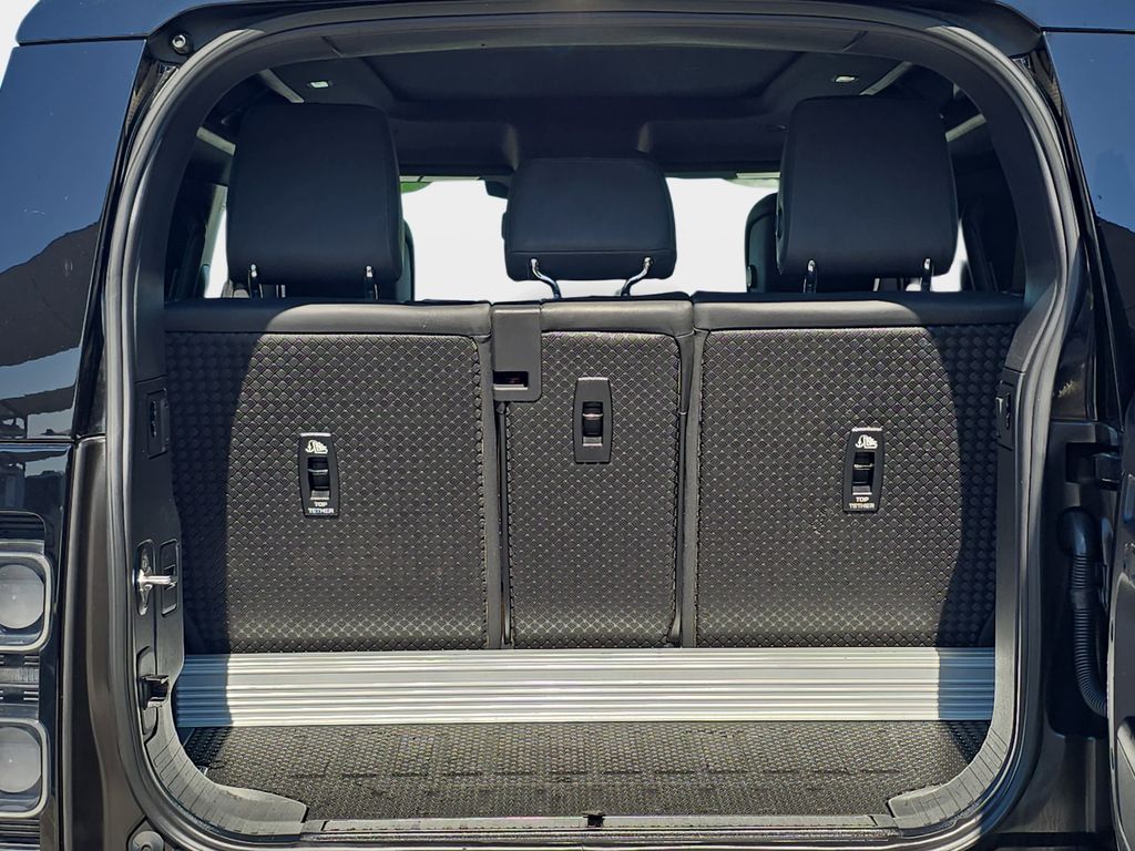 Certified Used 2023  Land Rover Carpathian Edition image 12