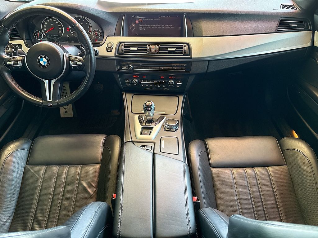 Thumbnail: 2016 BMW M5 - 13