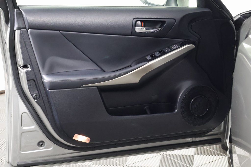 Thumbnail: 2015 Lexus IS - 12