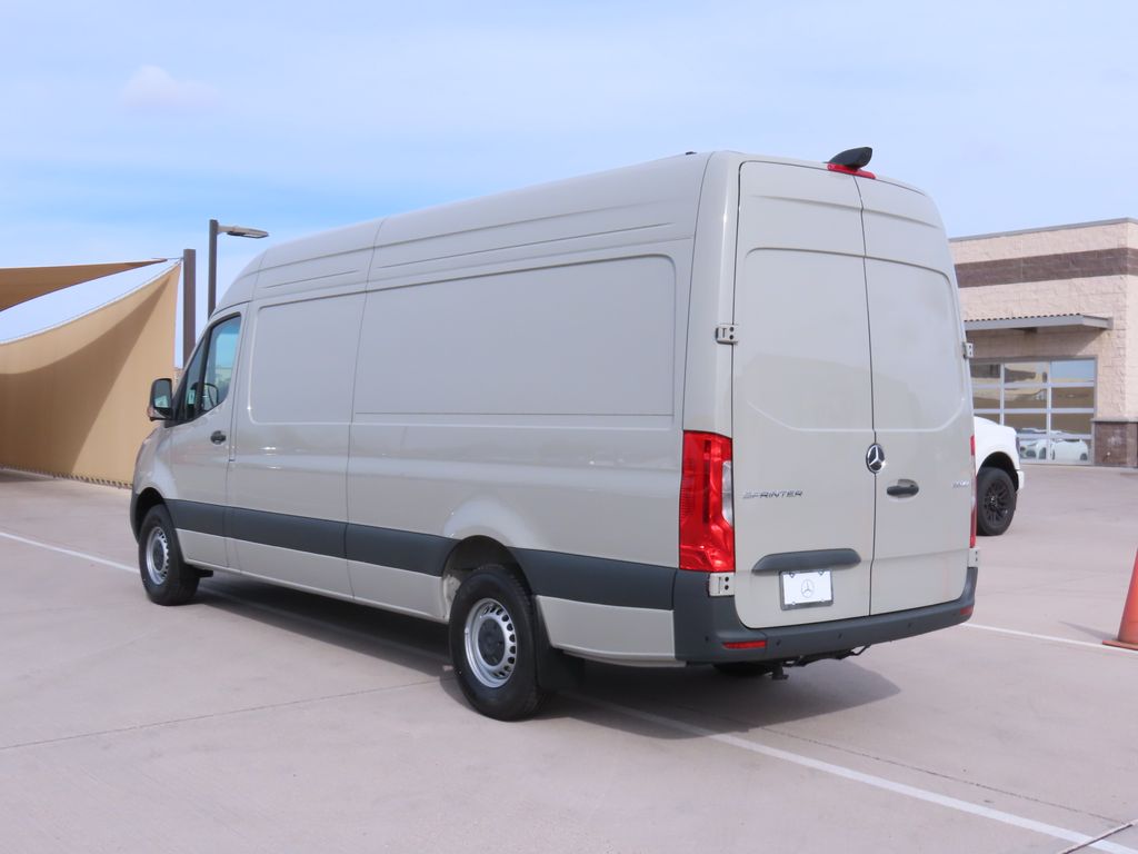 2025 Mercedes-Benz Sprinter 2500 7