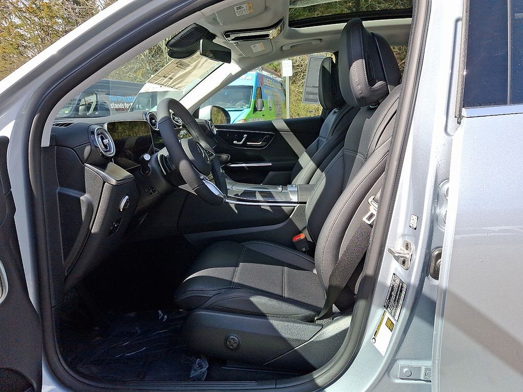 Thumbnail: 2025 Mercedes-Benz GLC - 9