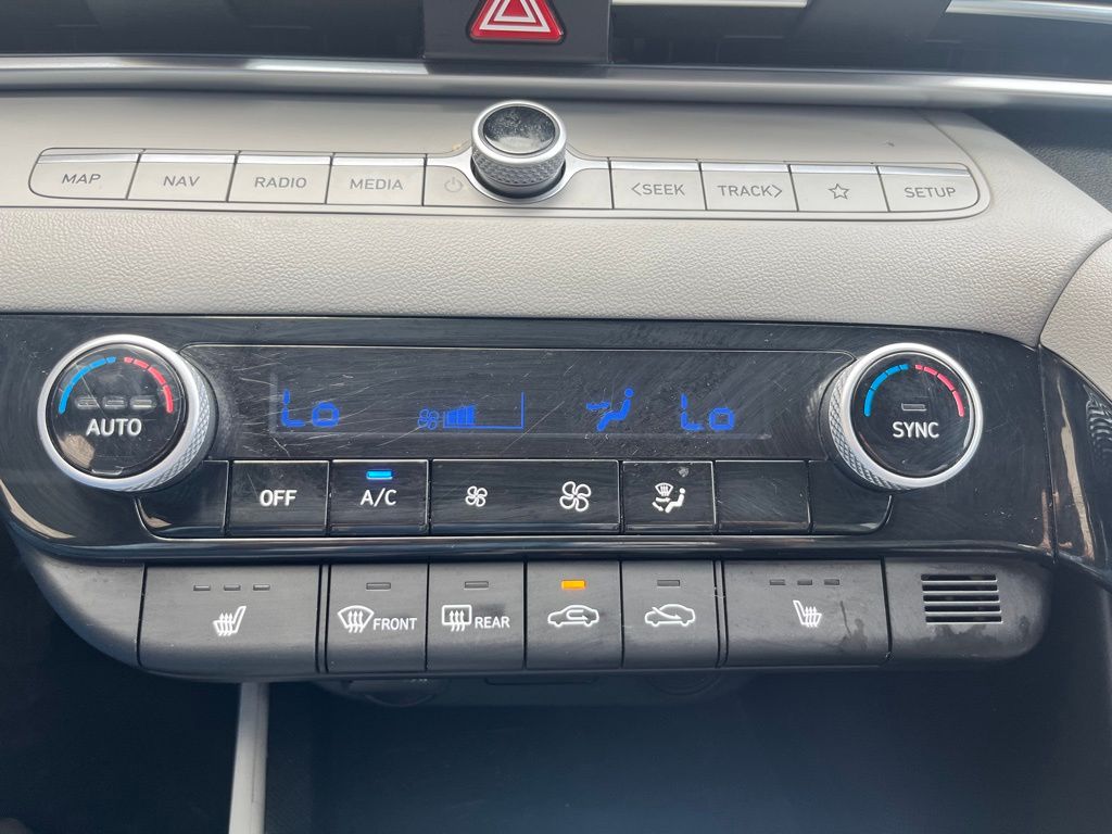 2023 Hyundai Elantra Limited Edition 18