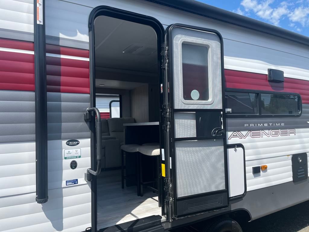 2025 Prime Time Avenger 25 MKB Travel Trailer