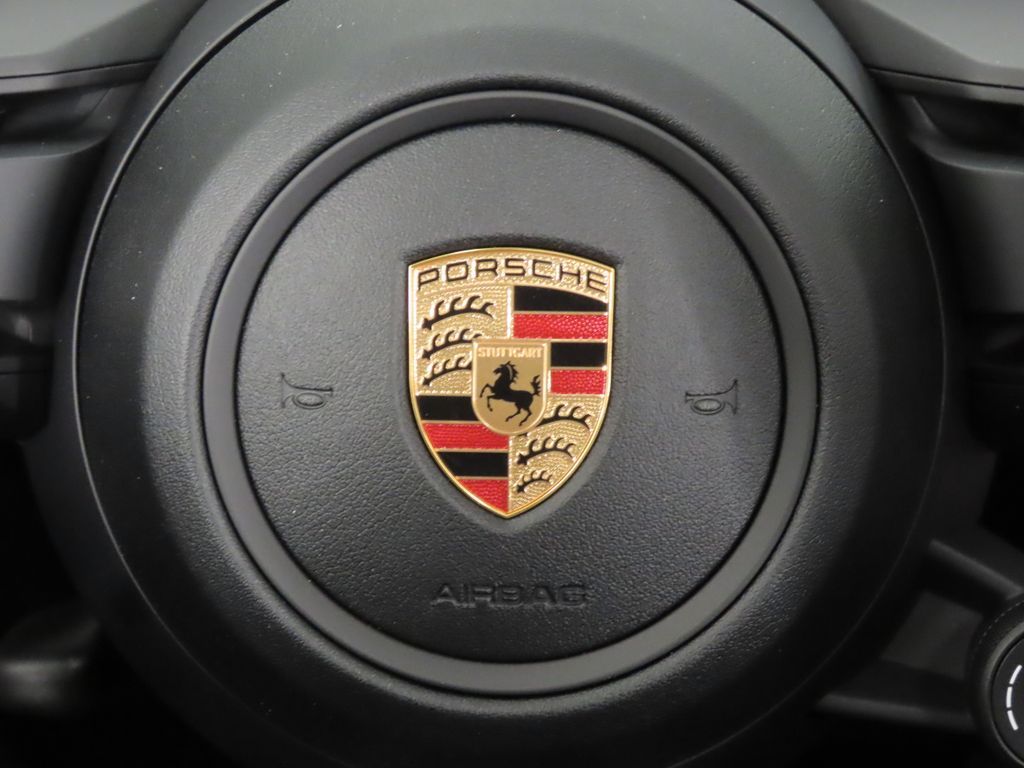 Thumbnail: 2026 Porsche Macan - 20
