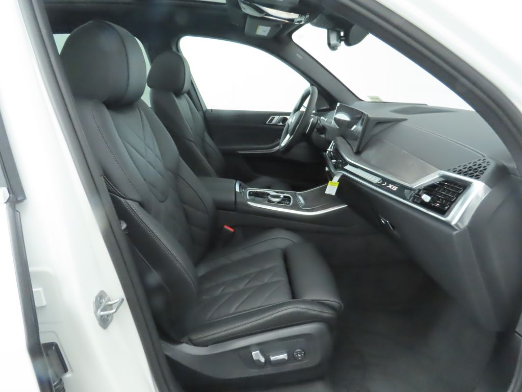 Thumbnail: 2026 BMW X5 - 21