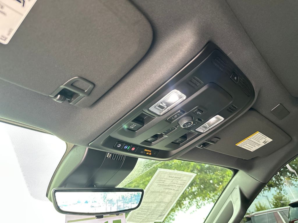Used 2025 Gray Chevrolet High Country image 25