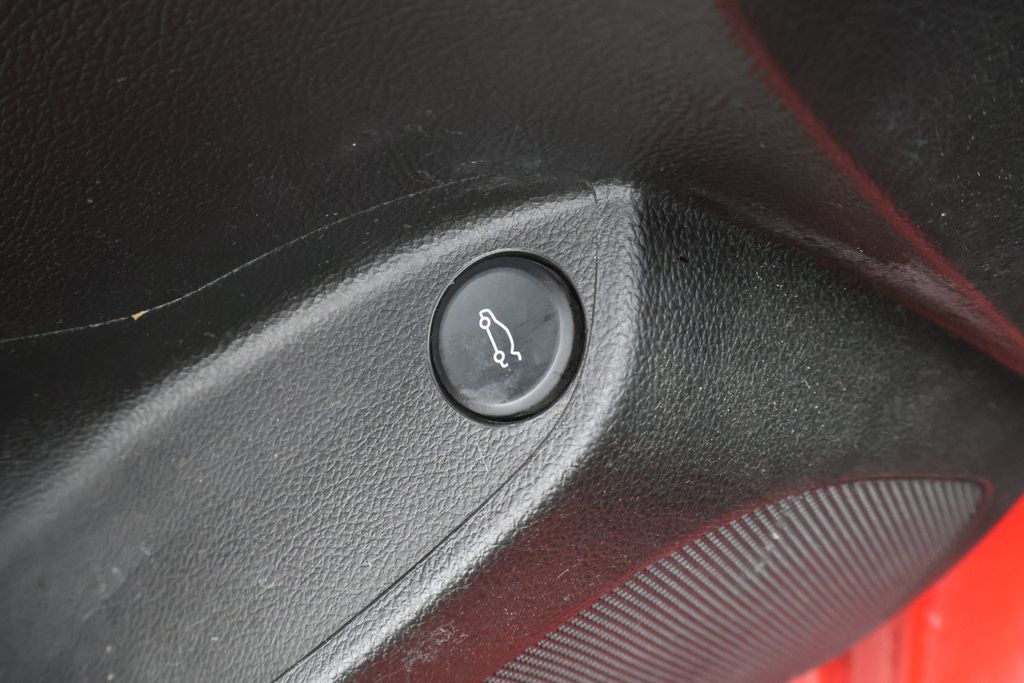 Thumbnail: 2017 Chevrolet Cruze - 16