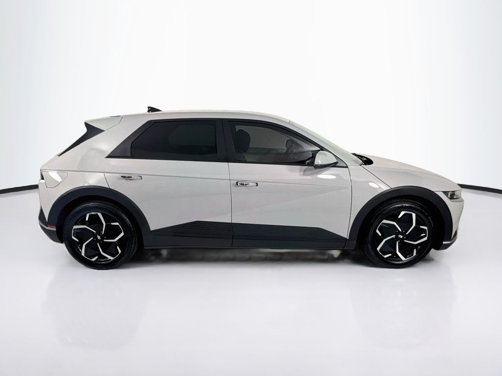 Thumbnail: 2022 Hyundai Ioniq 5 - 4