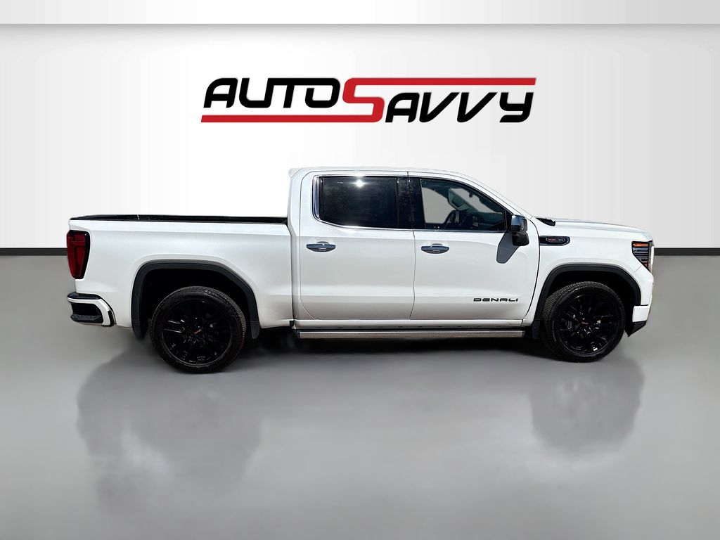 Used 2025 White GMC Denali image 8