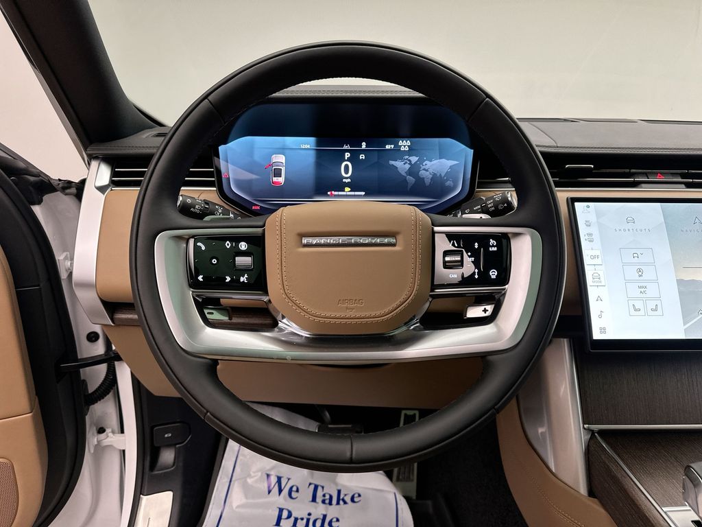 2025 Land Rover Range Rover SE 12