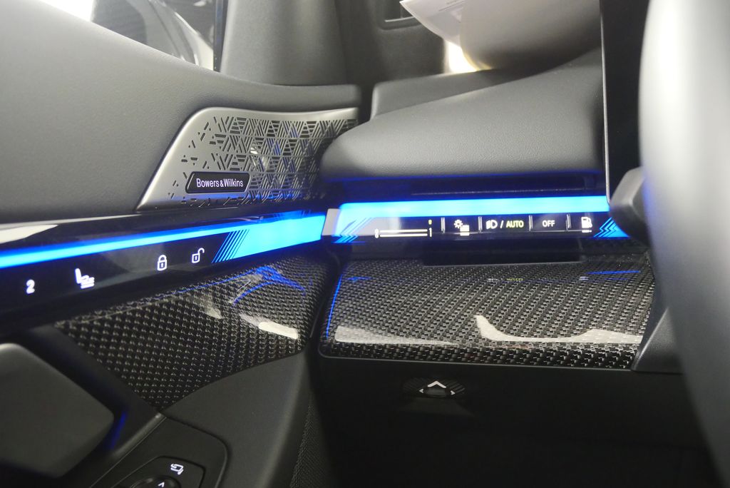 Thumbnail: 2025 BMW M5 - 28