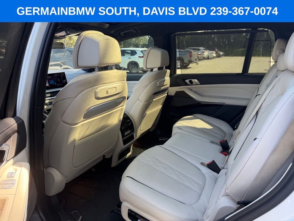 Used 2023 White BMW xDrive40i image 26