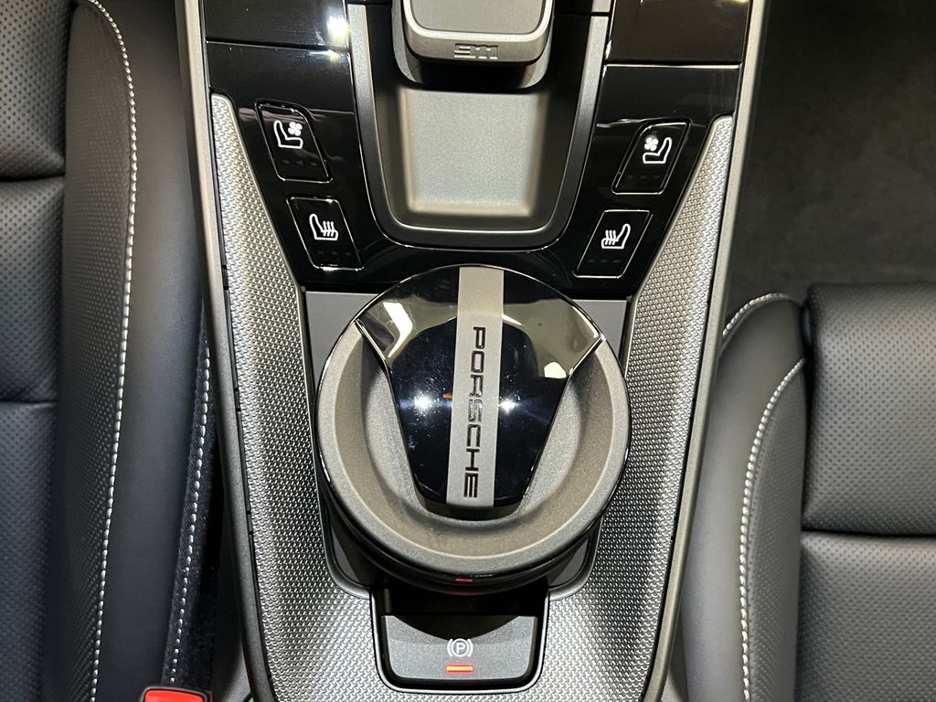 Thumbnail: 2026 Porsche 911 - 27