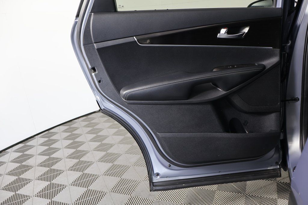 Thumbnail: 2020 Kia Sorento - 13