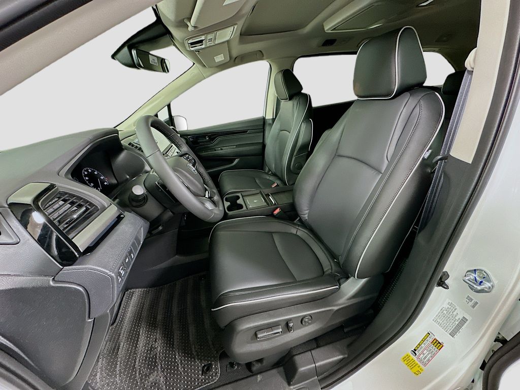 Thumbnail: 2026 Honda Odyssey - 15