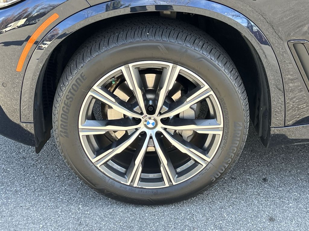 Thumbnail: 2022 BMW X5 - 10