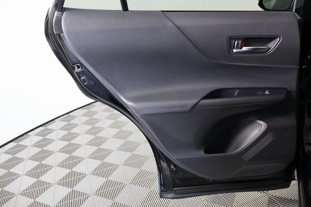 Thumbnail: 2021 Toyota Venza - 13