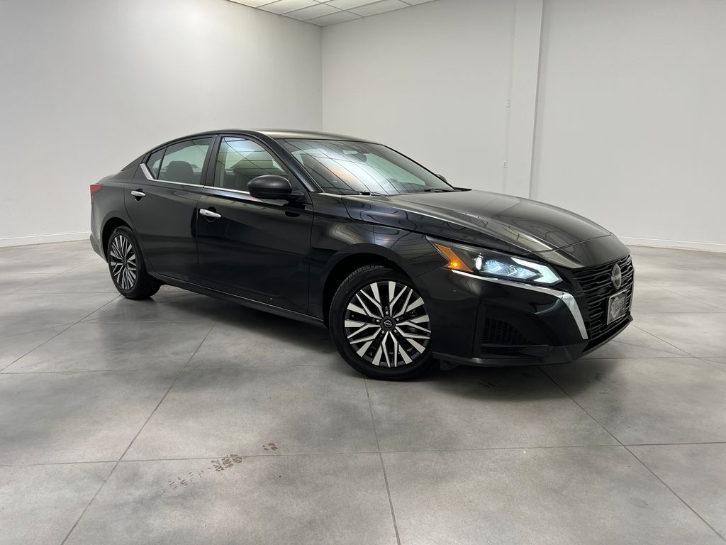 Super Black Clearcoat 2024 Nissan Altima 2.5 SV FWD Sedan Front-Wheel Drive Continuously Variable Transmission