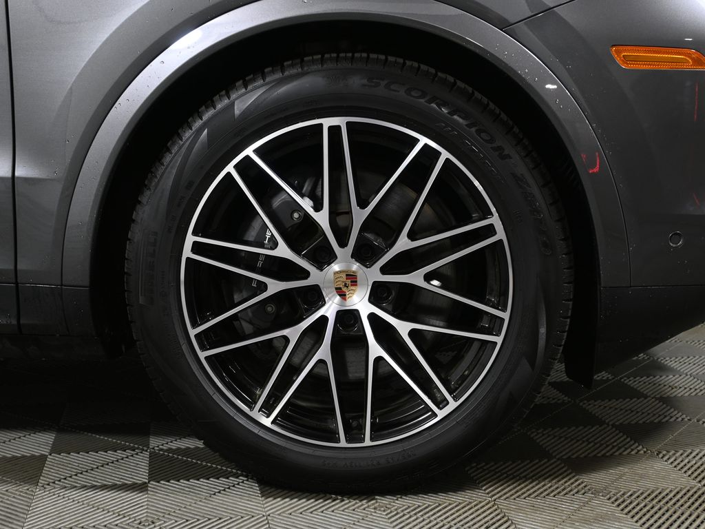 Thumbnail: 2025 Porsche  - 12