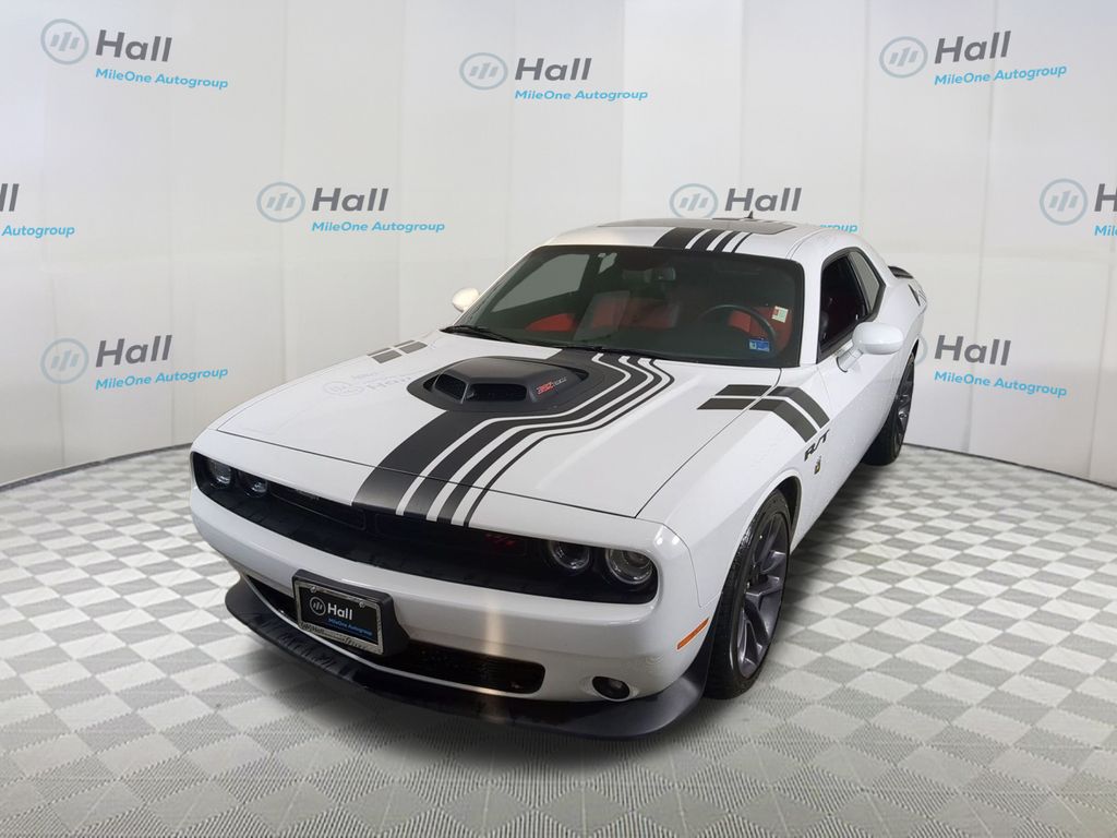 White Knuckle Clearcoat 2022 Dodge Challenger R/T Scat Pack RWD Coupe Rear-Wheel Drive 8-Speed Automatic